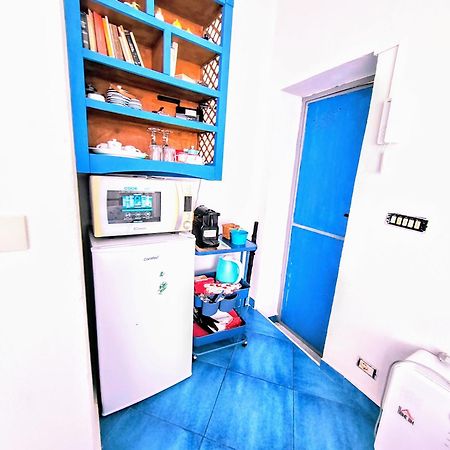 Casa Lego Small Room With Terrace Наполи Екстериор снимка
