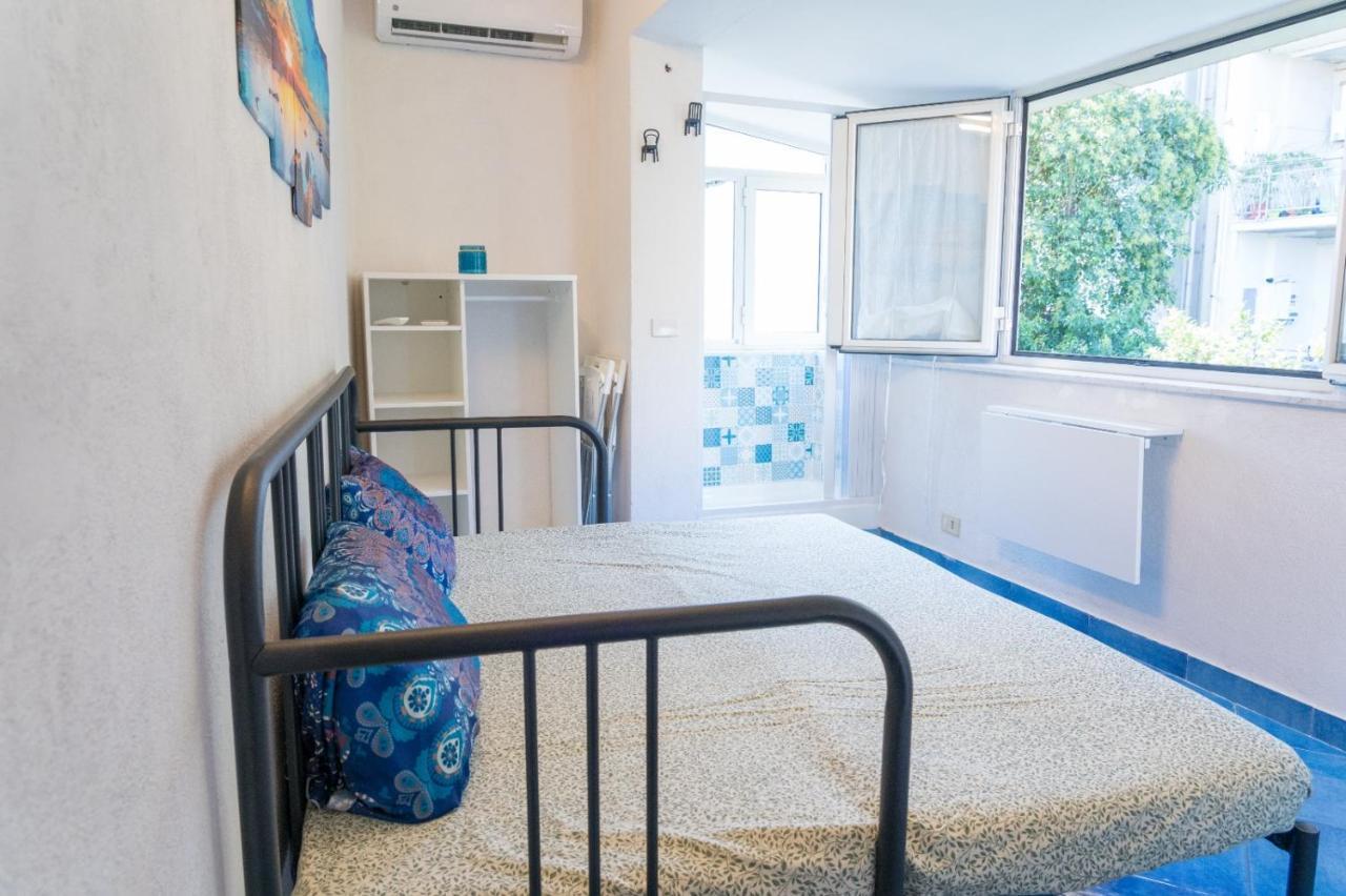 Casa Lego Small Room With Terrace Наполи Екстериор снимка