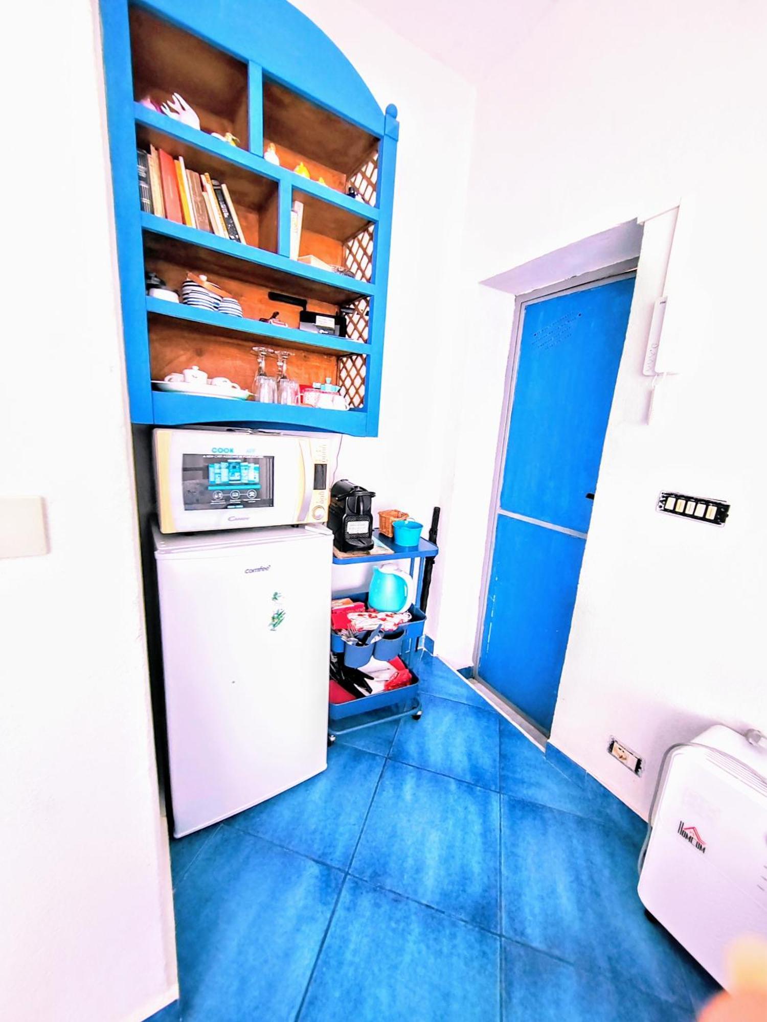 Casa Lego Small Room With Terrace Наполи Екстериор снимка